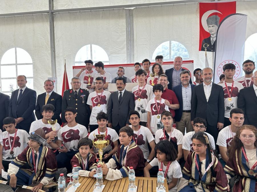 İSKENDERUN’DA 19 MAYIS COŞKUSU ‘KARADENİZ LİFESHİP RAUF BEY GEMİSİNDE’NDE YAŞANDI