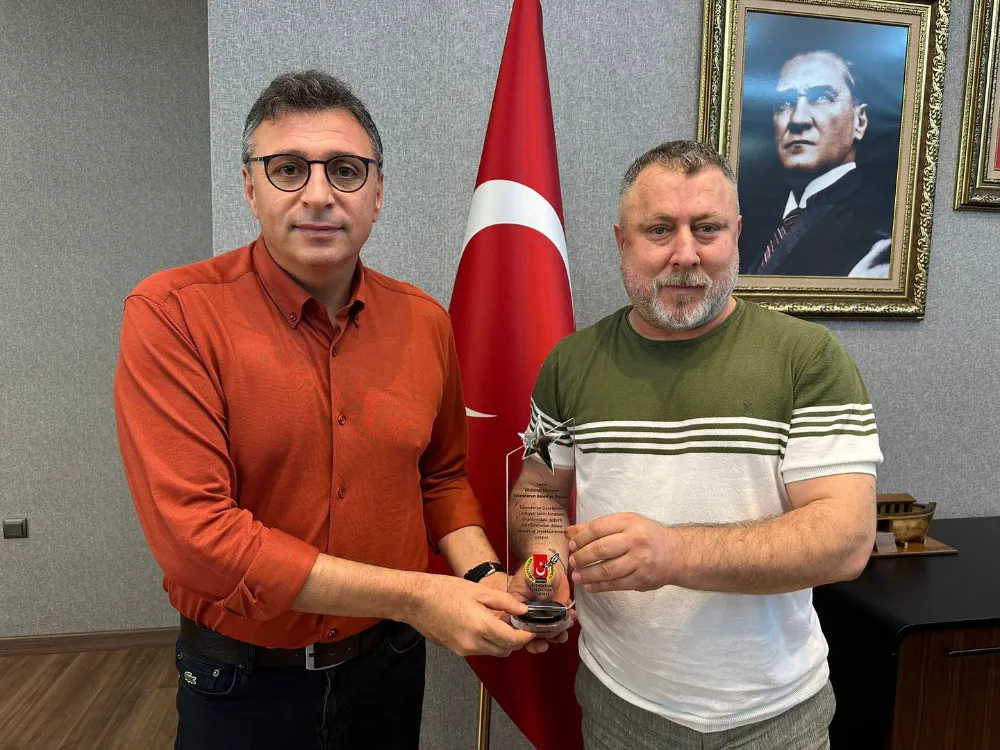 İGC’DEN BAŞKAN DÖMEZ!E PLAKET