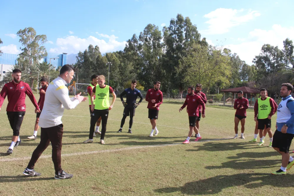 İSKENDERUN SPOR ADANA 01 FK MAÇINA HARIL HARIL ÇALIŞIYOR 