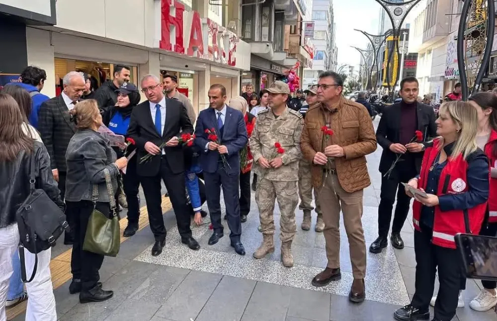 İSKENDERUN’DA KADINA YÖNELİK ŞİDDETE KARŞI FARKINDALIK ETKİNLİĞİ DÜZENLENDİ