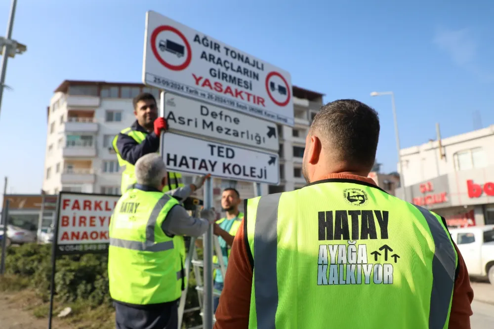 HBB YENİ LEVHALARLA TRAFİĞİ DÜZENLİYOR