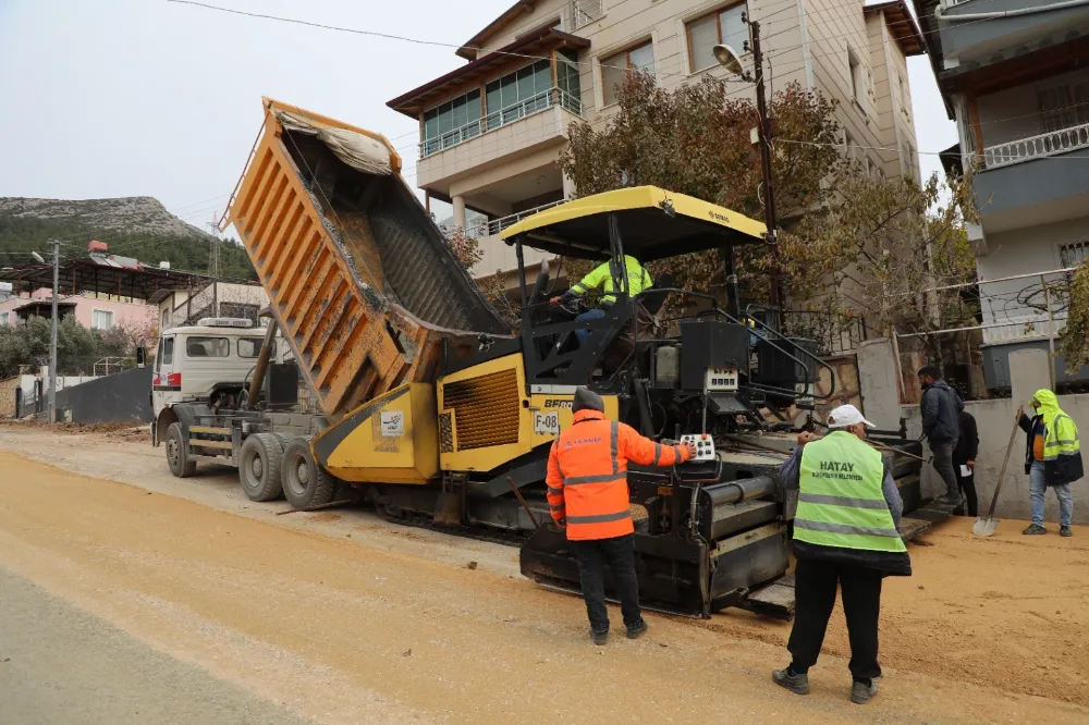 HALİLBEY MAHALLESİ’NDE 30 YILLIK YOL SORUNU SON BULUYOR