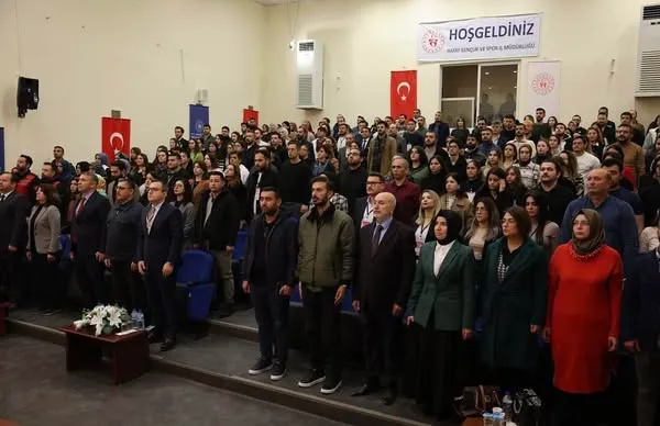 HATAY’DA GENÇLER POLİTİKA BELGESİNİ HAZIRLADI