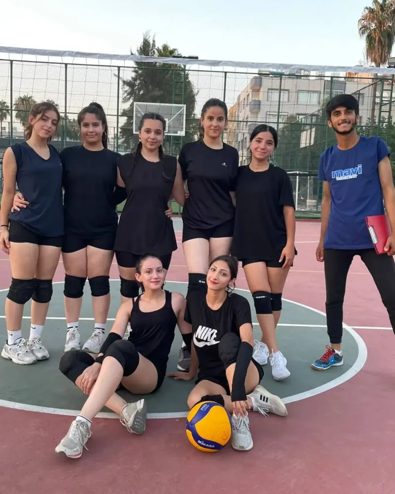 VOLEYBOL TURNUVASI GRUP MAÇLARINDA HEYECAN DORUKTA...