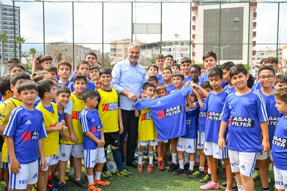 HBB BAŞKANI MEHMET ÖNTÜRK, ASAŞ SPOR FUTBOL OKULUNU ZİYARET ETTİ, YILDIZ FUTBOLCULARLA ŞUT ÇALIŞMASI YAPTI