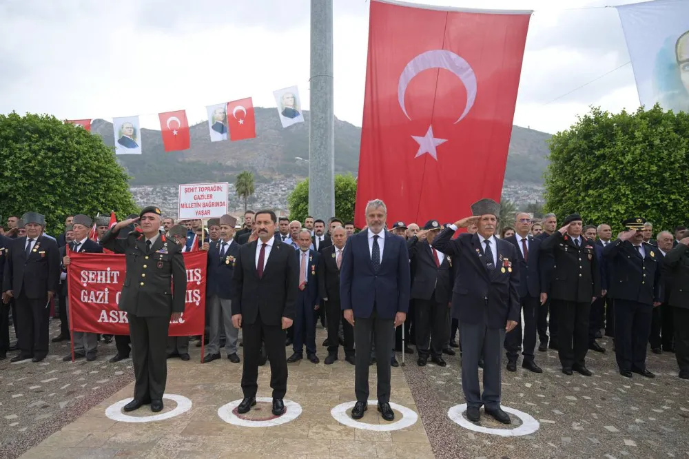 BAŞKAN ÖNTÜRK GAZİLER GÜNÜ’NÜ KUTLADI