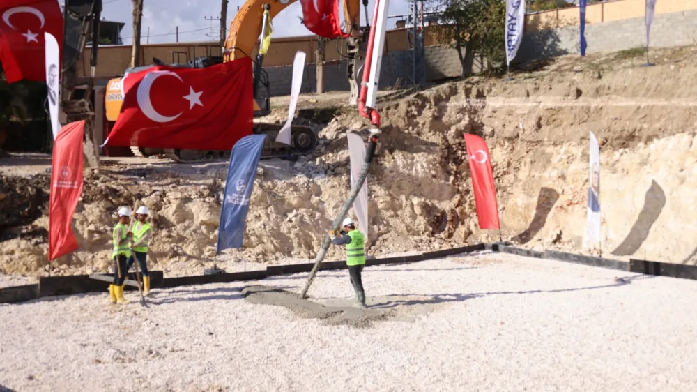 GENÇLİK MERKEZİNİN TEMELİ ATILDI