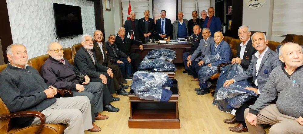 DÖRTYOL BELEDİYESİ’NDEN GAZİLERİMİZE TAKIM ELBİSE DESTEĞİ