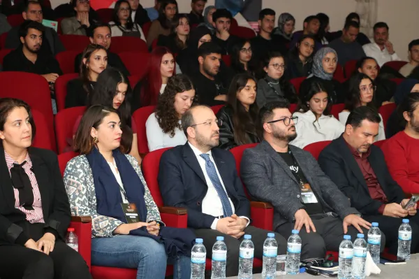 İSTE’DE GELECEĞİ ŞEKİLLENDİREN SÜRDÜRÜLEBİLİRLİK ZİRVESİ 