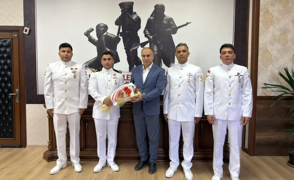 SAHİL GÜVENLİK KOMUTANLIĞI KURULUŞLARININ 43. YIL DÖNÜMÜ MÜNASEBETİYLE DÖRTYOL KAYMAKAMINI ZİYARET ETTİ