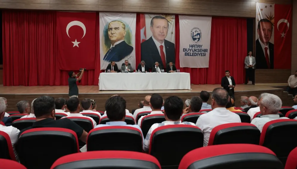 BAŞKAN ÖNTÜRK, ALTINÖZÜ’NDE MUHTARLARLA İSTİŞARE ETTİ