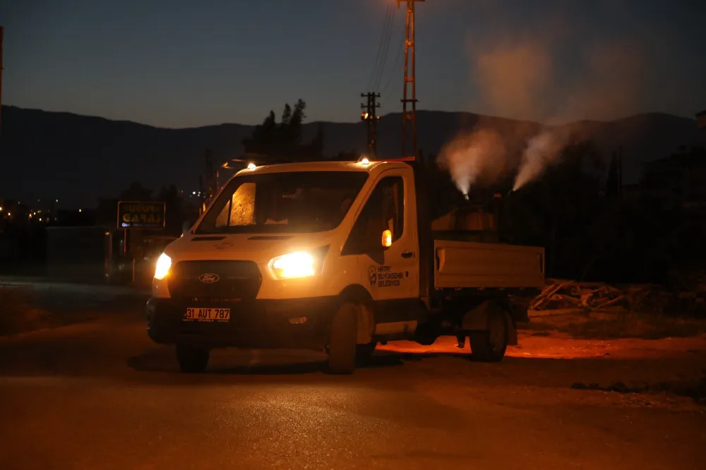 HBB, DEENE’DE SİNEKLERLE MÜCADELEDE HIZ KESMİYOR