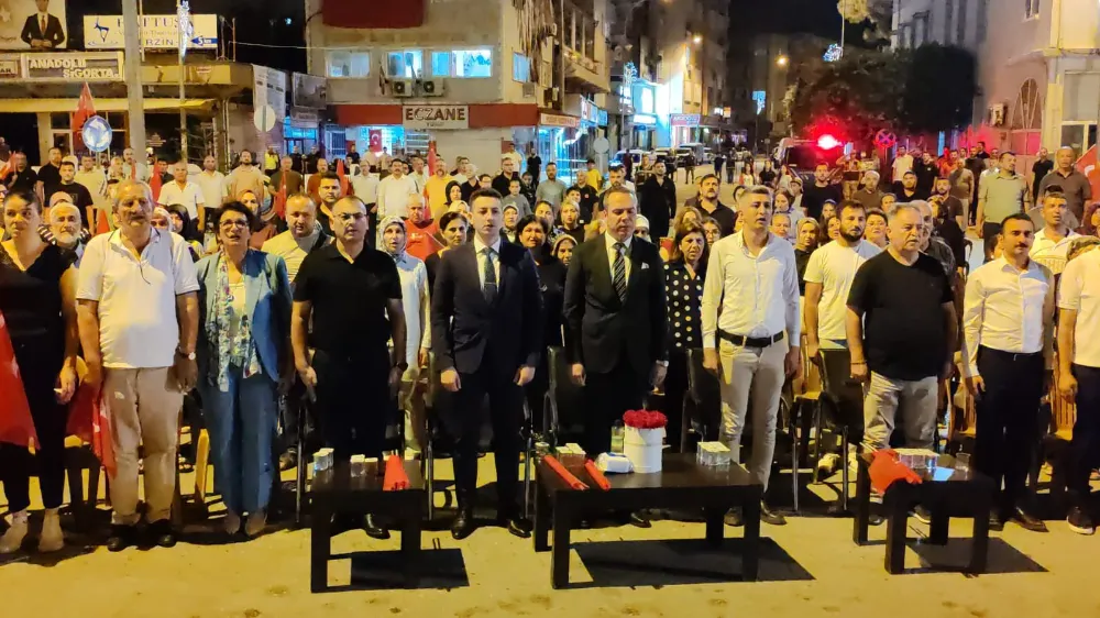 ERZİN’DE 15 TEMMUZ DEMOKRASİ VE MİLLİ BİRLİK GÜNÜ ANMA TÖRENİ İLÇE MEYDANINDA GERÇEKLEŞTİRİLDİ 