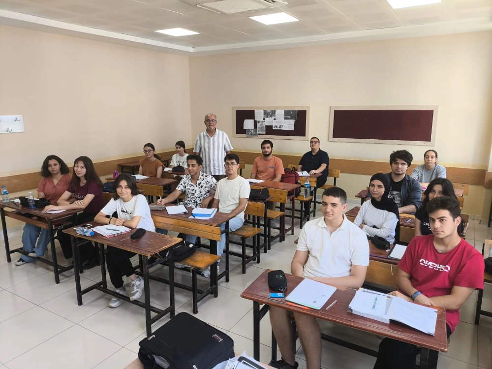 SÜLEYMAN DEMİREL ANADOLU LİSESİ AÇTIĞI YAZ KURSLARI İLE ÖĞRENCİLERİMİZİ GELECEĞE HAZIRLIYOR