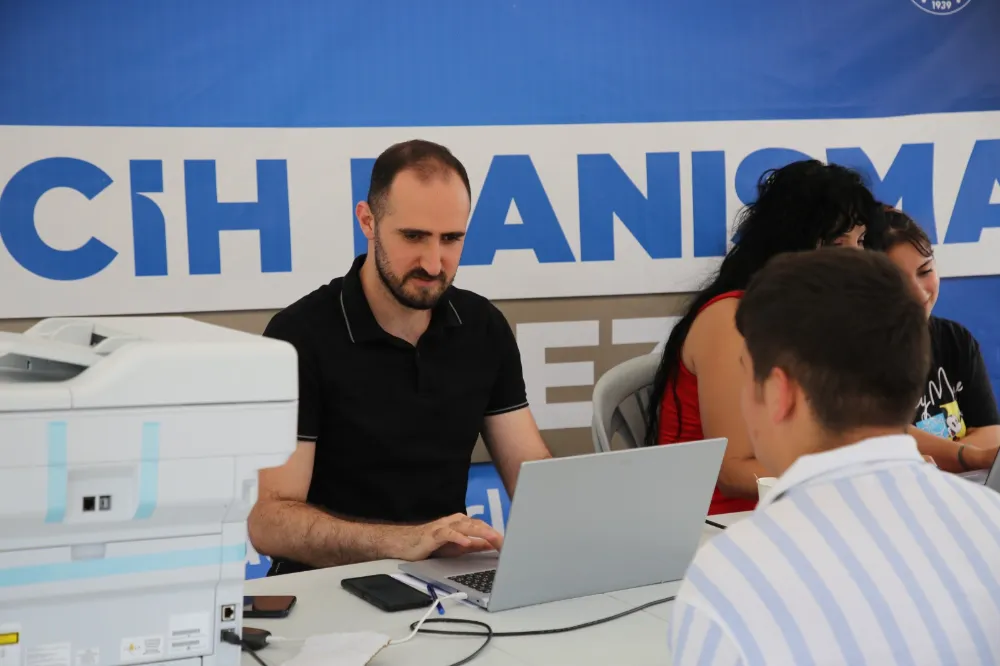 ÖĞRENCİLERE TERCİH DÖNEMİNDE HBB’DEN DESTEK
