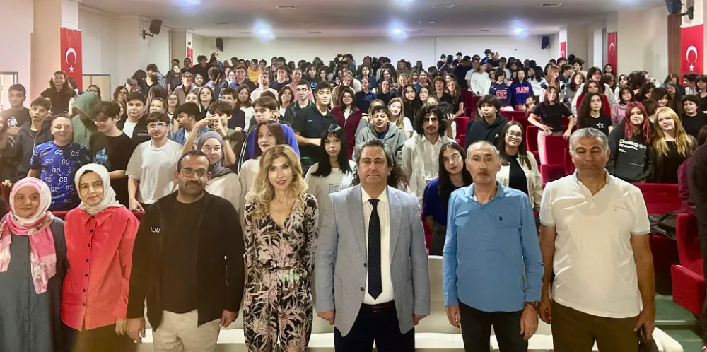 PROF. YILMAZ; AKIL İLE YAPAY ZEKA YARIŞMAZ, YOL ARKADAŞI OLUR!